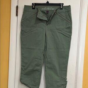 Gloria Vanderbilt Olive Green Capris